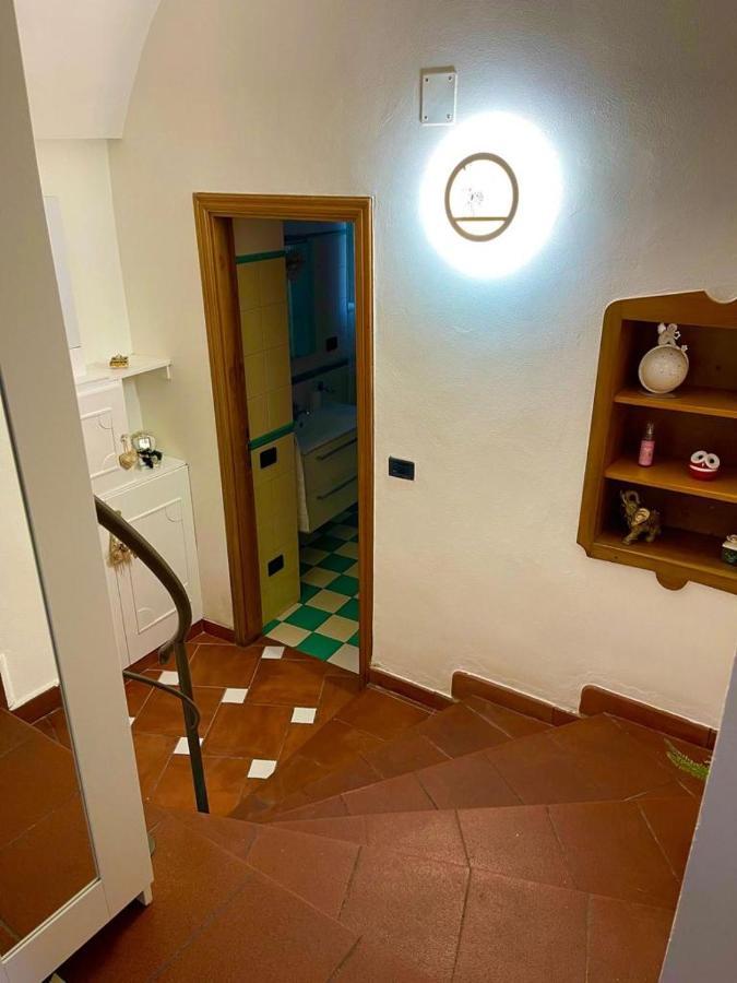 Апартаменты Holiday House Il Castello Di Anna Виетри Экстерьер фото