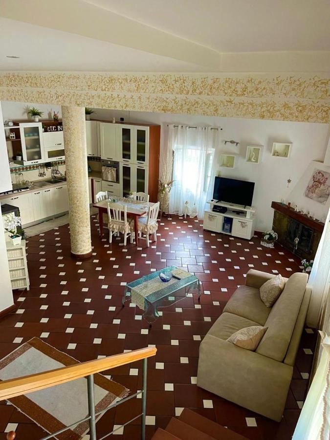 Апартаменты Holiday House Il Castello Di Anna Виетри Экстерьер фото