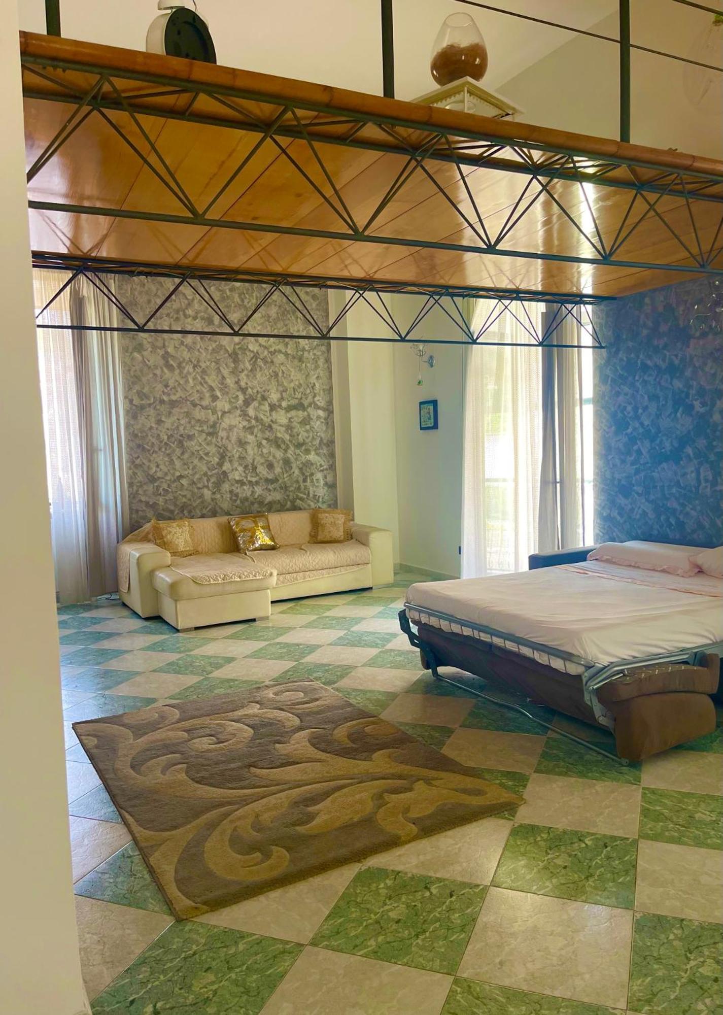 Апартаменты Holiday House Il Castello Di Anna Виетри Экстерьер фото
